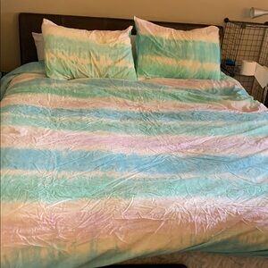 Pottery barn Aqua and White Tie-Dye Bedding Set queen size